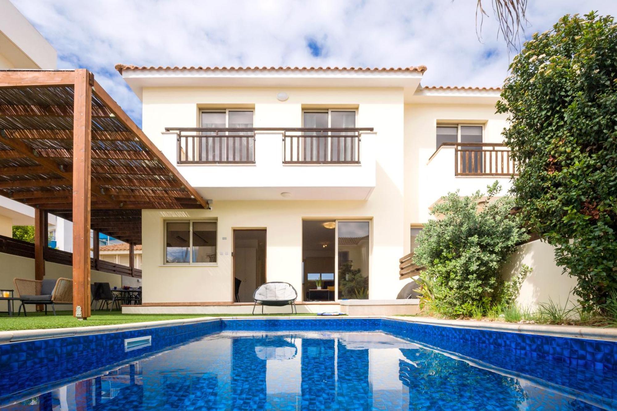 Villa Oasis Pernera Exterior photo