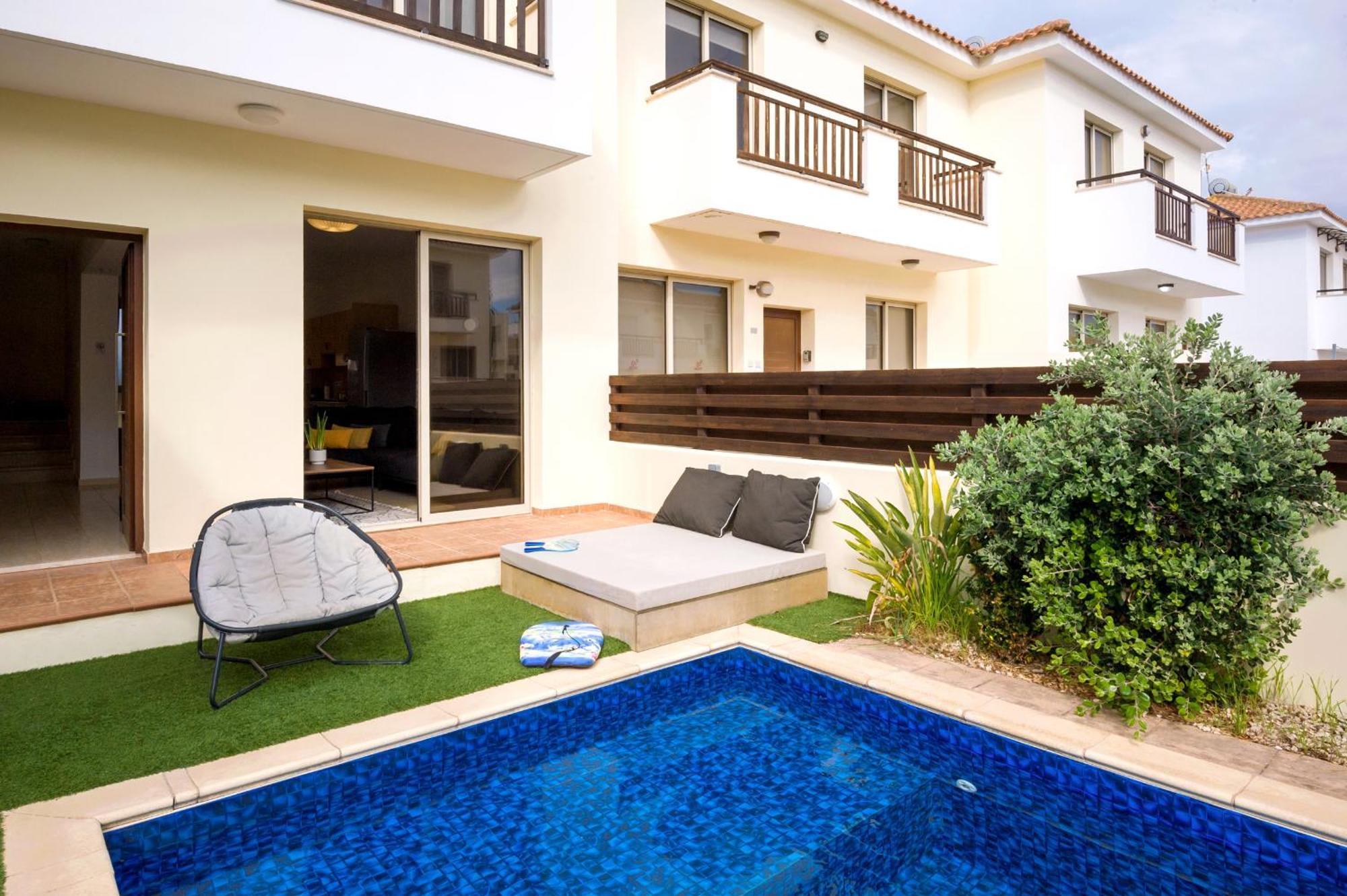 Villa Oasis Pernera Exterior photo