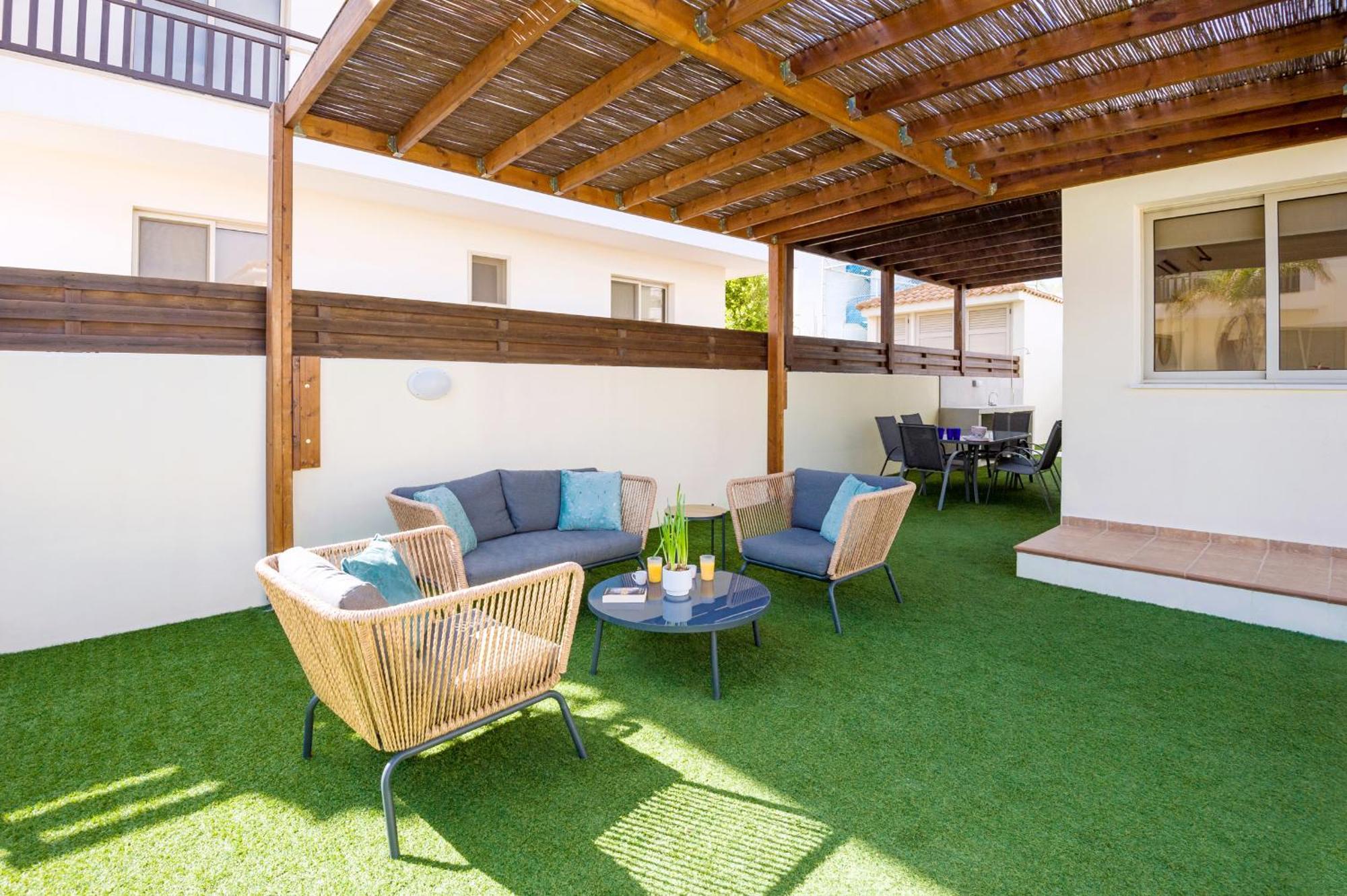 Villa Oasis Pernera Exterior photo